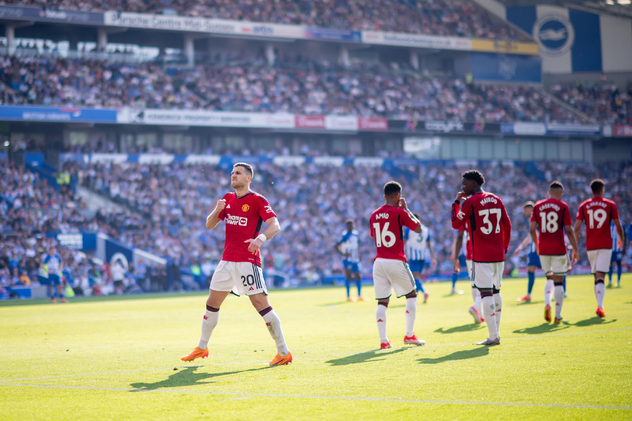 队整体配合 队整体配合